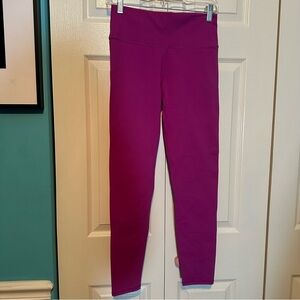 Fabletics Magenta Leggings Size Medium‎